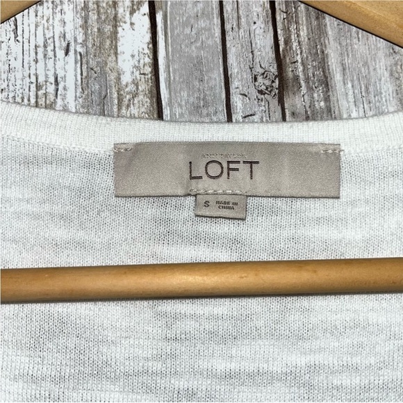LOFT Women's White V-Neck Top - Picture 5 of 5